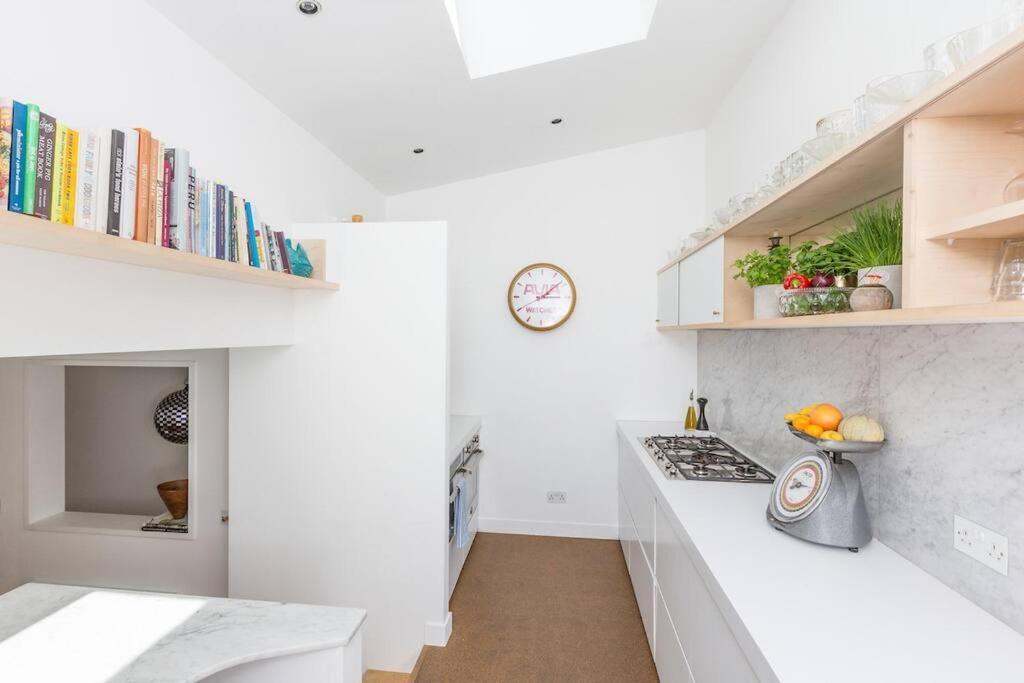 Large Townhouse Just 2 Minutes From The Sea/I360! Villa Brighton Bagian luar foto