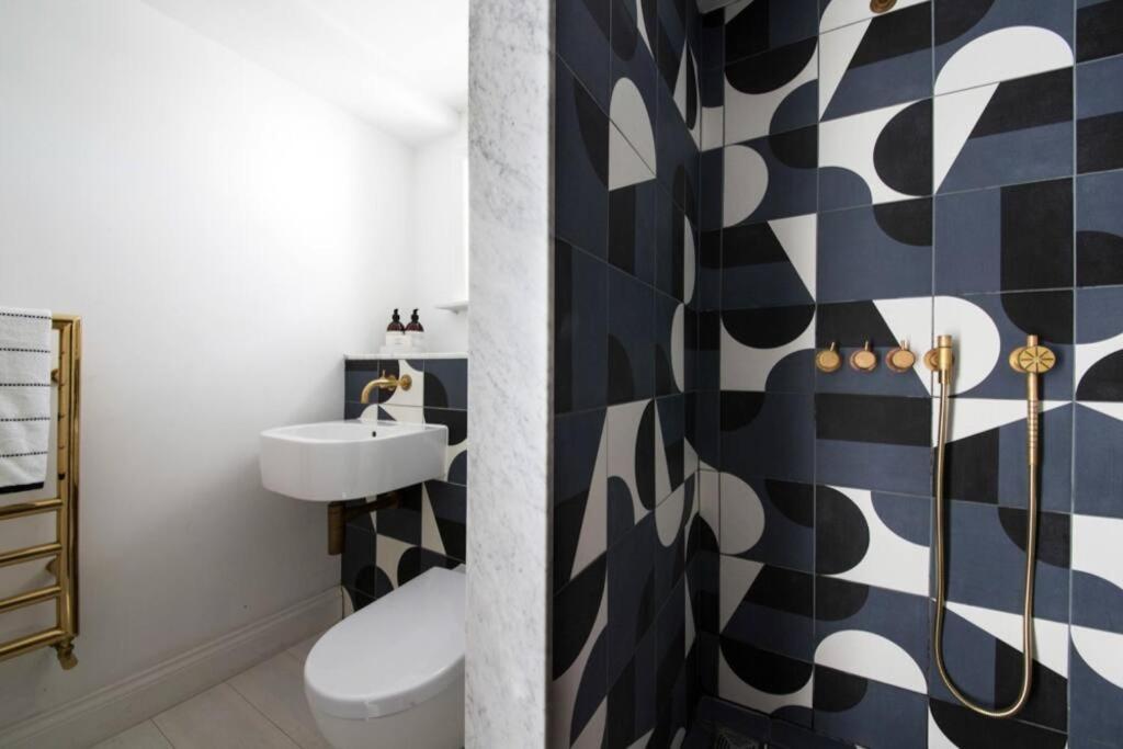 Large Townhouse Just 2 Minutes From The Sea/I360! Villa Brighton Bagian luar foto